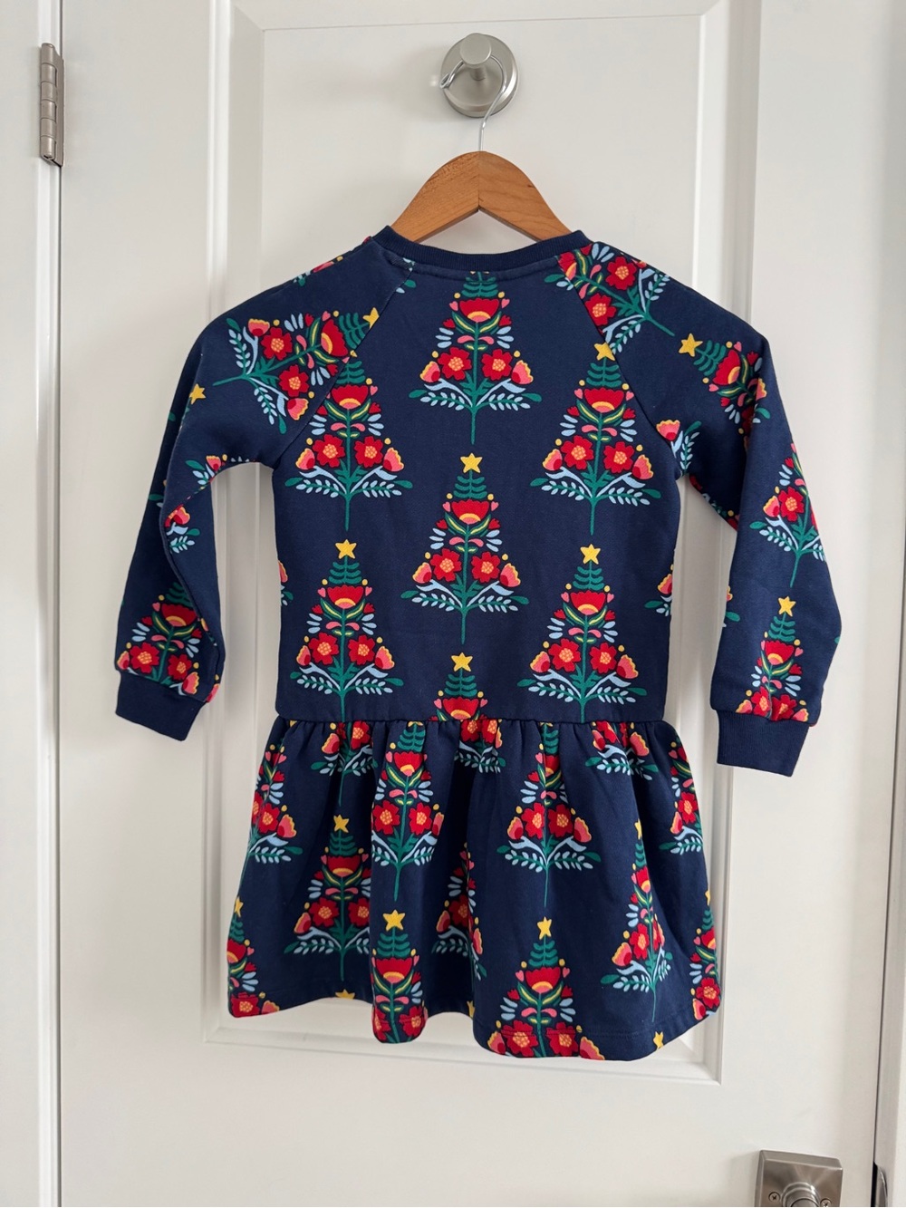 Mini Boden Kids' Cotton
Blend Sweatshirt Dress, Navy Christmas Tree NWOT $68 - Picture 6 of 7